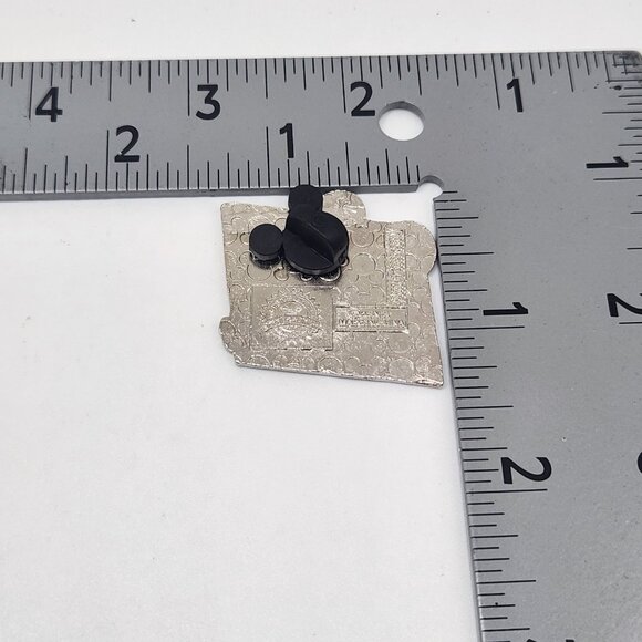 Disney Pin Trading Laughing Mickey Mouse Pink Square Red Frame 2013 - Picture 3 of 3